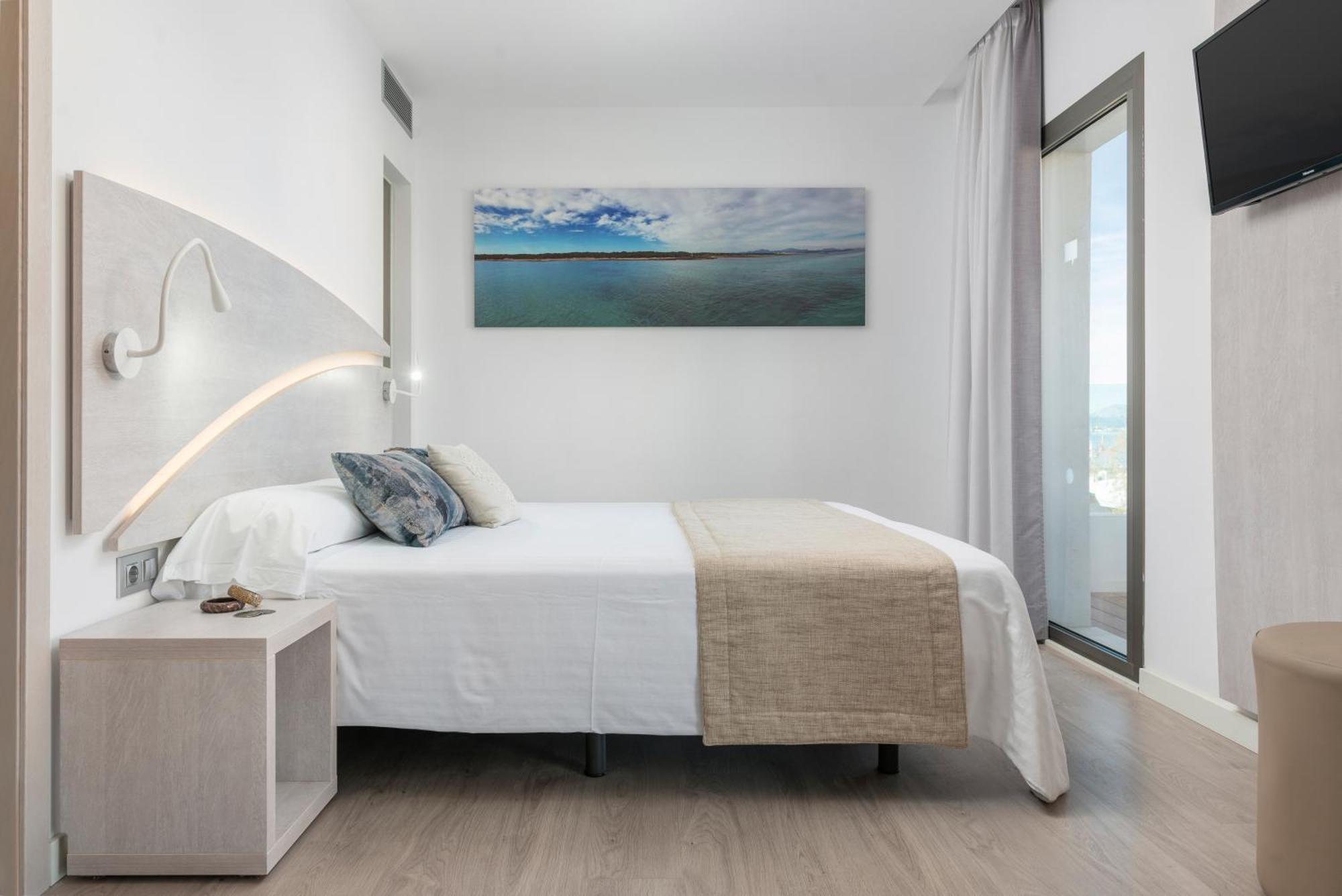 Llaut Boutique (adults Only)